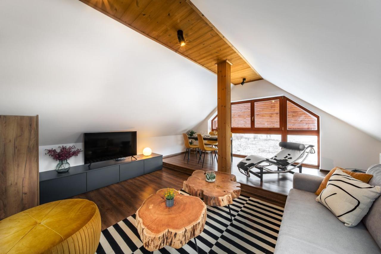 Cozy Mountain Attic Apartment In High Tatras Велька-Ломница Экстерьер фото