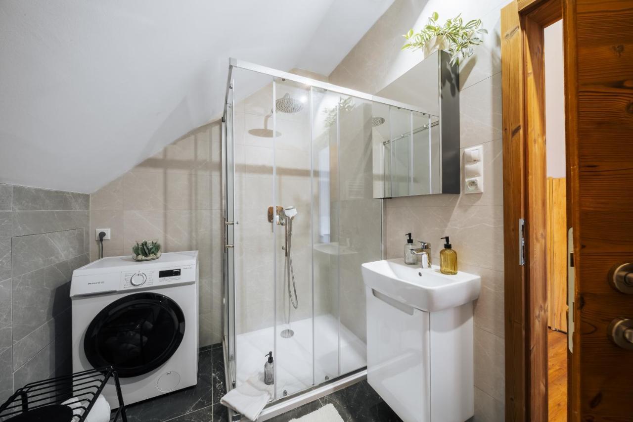 Cozy Mountain Attic Apartment In High Tatras Велька-Ломница Экстерьер фото
